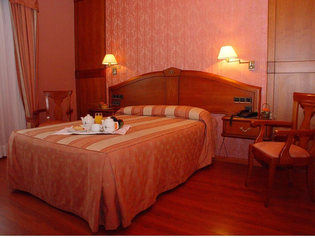 Hotel Torres I Villanueva Del Arzobispo Δωμάτιο φωτογραφία